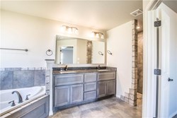 10005 NW 142nd St, Yukon