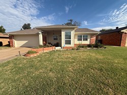 5825 NW 86th St, Oklahoma City