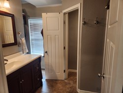 410 E 4th St, Skiatook