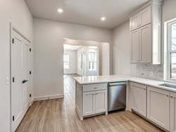 29596 Memory Ln Unit B, Norman