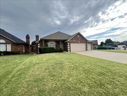 2205 SW 93rd St, Oklahoma City
