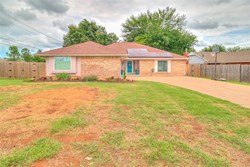 100 Three Oaks Dr, Midwest City