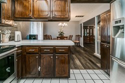 100 Three Oaks Dr, Midwest City
