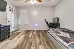 100 Three Oaks Dr, Midwest City