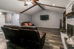 100 Three Oaks Dr, Midwest City