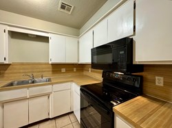 240 Barrett Pl, Edmond