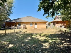 240 Barrett Pl, Edmond