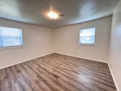 122 N Blackwelder Ave, Edmond