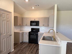 11016 NW 100th St, Yukon