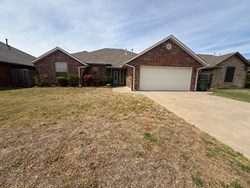 616 Morningside Dr, Yukon