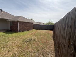 616 Morningside Dr, Yukon