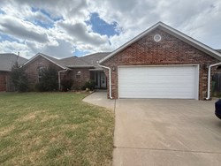 616 Morningside Dr, Yukon