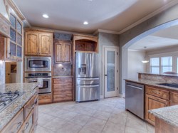 8680 E 105th Ct, Tulsa