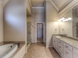 8680 E 105th Ct, Tulsa