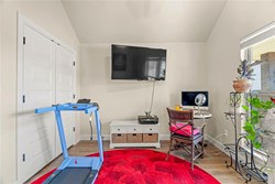 2253 N Payton Ct, Mustang