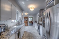 6712 E 51st Pl, Tulsa