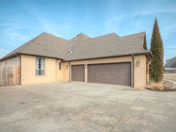 701 Tacoma Bridge Ct, Edmond