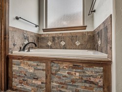 701 Tacoma Bridge Ct, Edmond