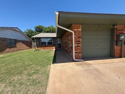 1015 Swan Lake Ct, Edmond