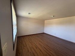 1015 Swan Lake Ct, Edmond