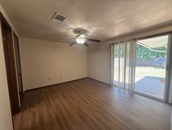 1015 Swan Lake Ct, Edmond