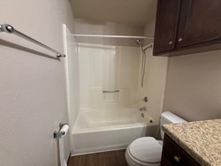 1015 Swan Lake Ct, Edmond