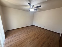 1015 Swan Lake Ct, Edmond