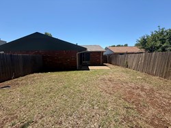 1015 Swan Lake Ct, Edmond