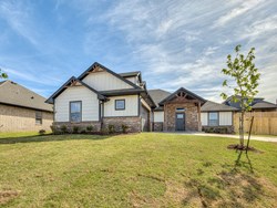 8401 Hazelwood Way, Edmond