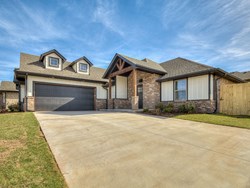 8401 Hazelwood Way, Edmond