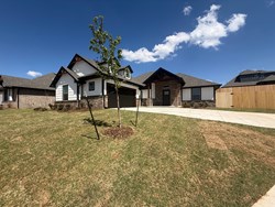 8401 Hazelwood Way, Edmond