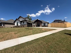 8401 Hazelwood Way, Edmond