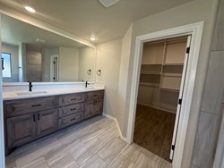 8401 Hazelwood Way, Edmond