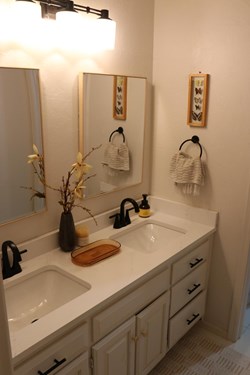 1925 Bunting Ct, Edmond