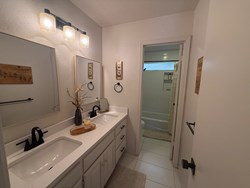 1925 Bunting Ct, Edmond