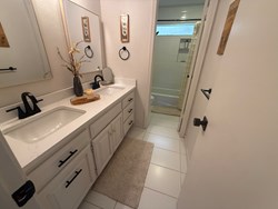 1925 Bunting Ct, Edmond