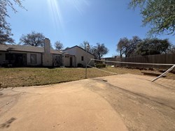 1925 Bunting Ct, Edmond