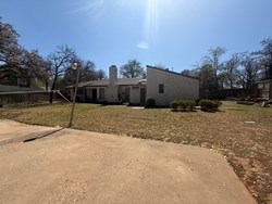 1925 Bunting Ct, Edmond