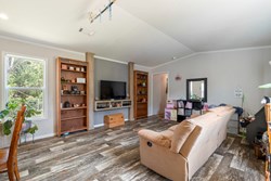 329374 E 936 Road, Luther