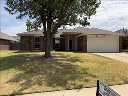 1804 Oakwood East Blvd, Midwest City