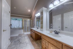 8632 S Braden Ave, Tulsa