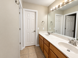 7908 Woodbend Ln, Oklahoma City