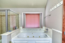 2340 Chadwick Dr, Norman