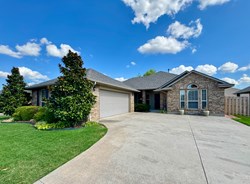 400 Pacific Crest Trail, Edmond
