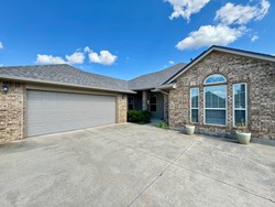 400 Pacific Crest Trail, Edmond