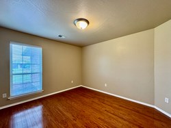 422 Oregon Trl, Edmond