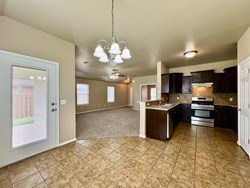 422 Oregon Trl, Edmond