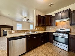 422 Oregon Trl, Edmond