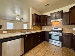 422 Oregon Trl, Edmond