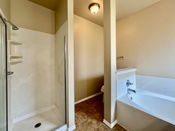 422 Oregon Trl, Edmond